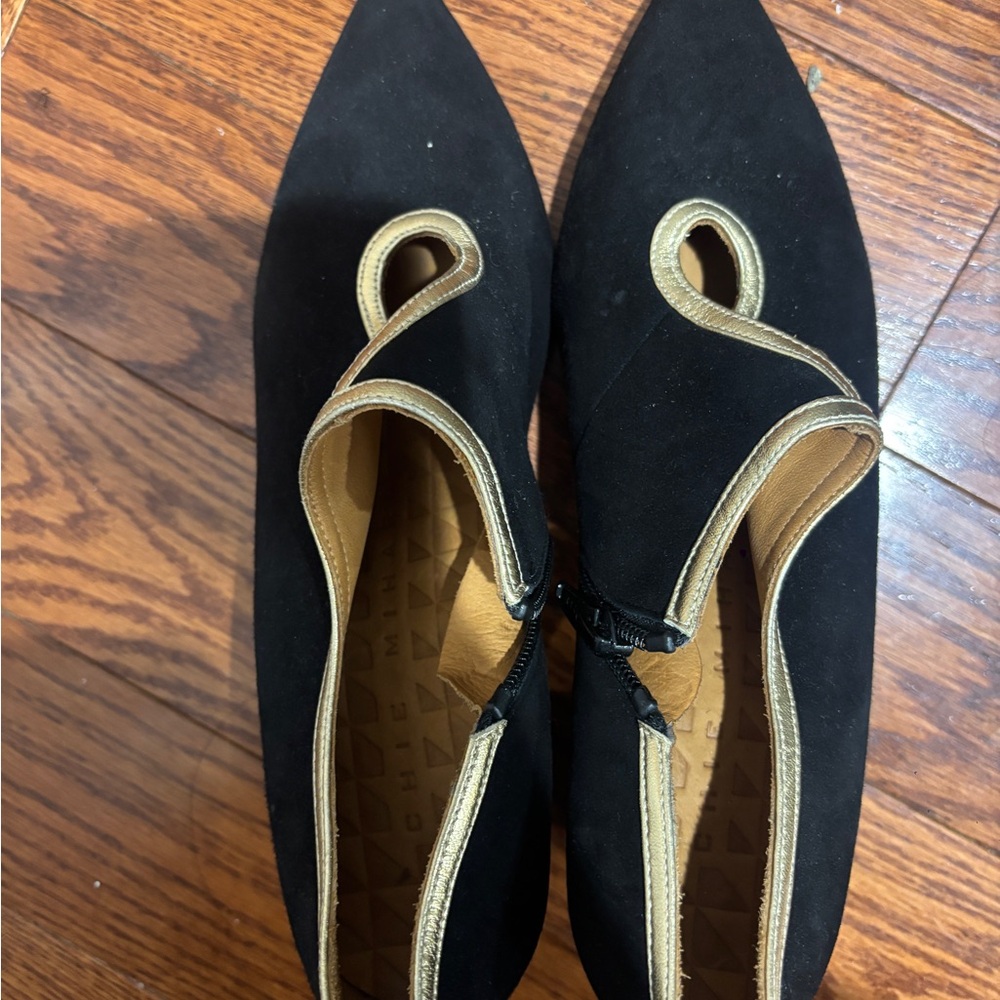 Chie Mihara Black and Gold heels size 6